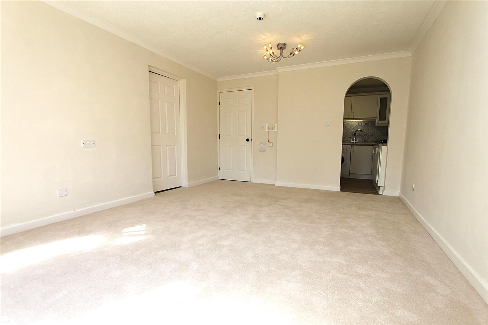 1 bed property in Austcliffe Lane, Kidderminster